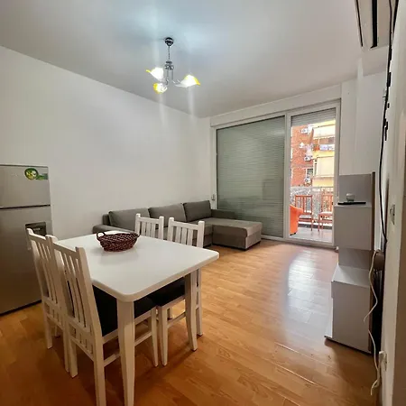 Cozy Apartment In Central Tirane Exterior photo